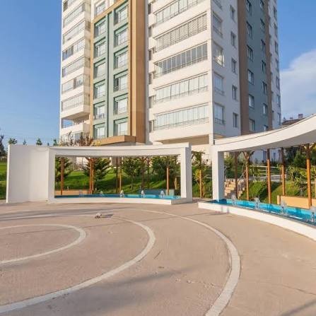 Site girişi ve mimari detaylar